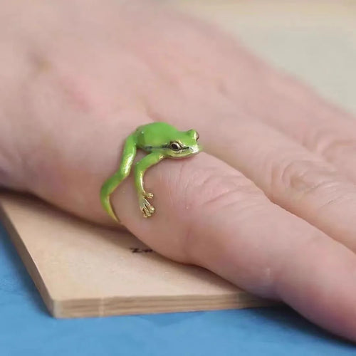 Tree frog ring, green quirky frog ring, niche design, blue frog ring,