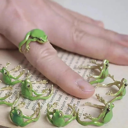 Tree frog ring, green quirky frog ring, niche design, blue frog ring,